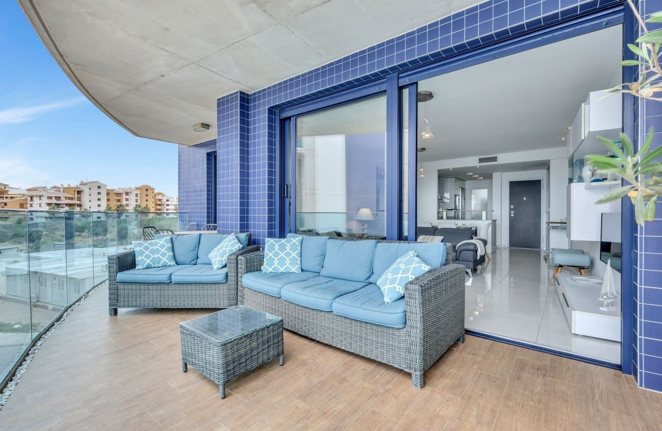 3 bedroom Apartment for sale in Punta Prima with pool garage - € 550,000 (Ref: 10017748)