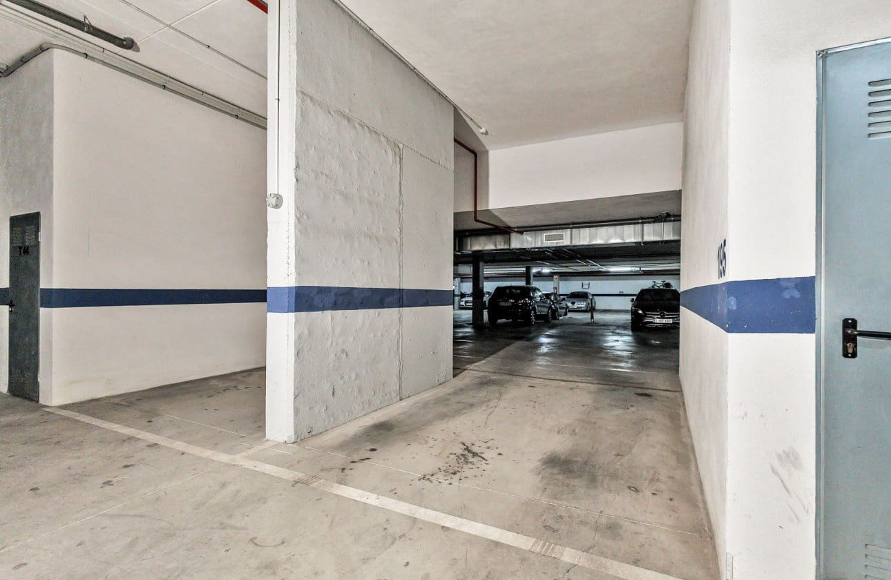 3 bedroom Apartment for sale in Punta Prima with pool garage - € 550,000 (Ref: 10017748)