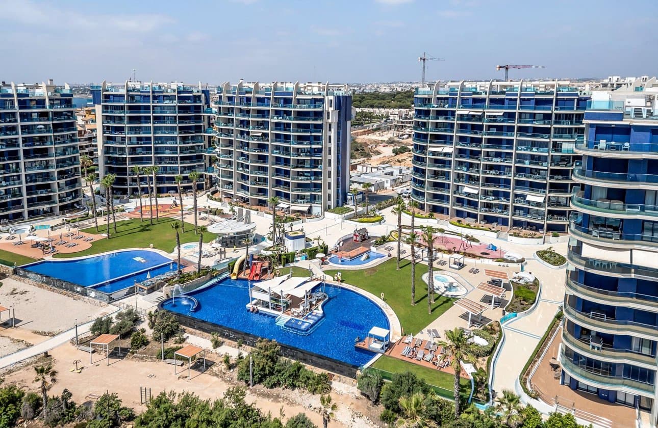 3 bedroom Apartment for sale in Punta Prima with pool garage - € 550,000 (Ref: 10017748)