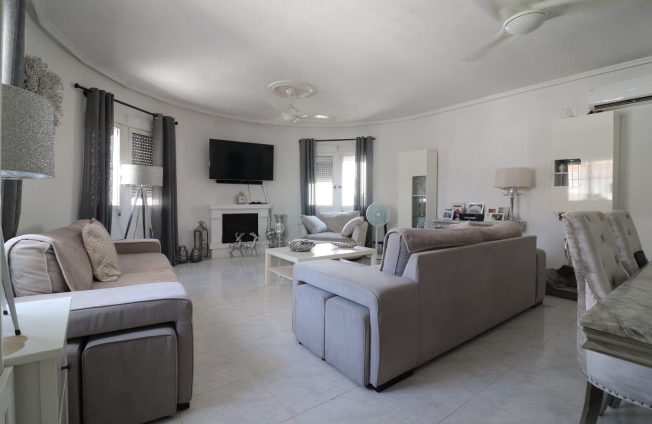 4 sovrum Villa till salu i Benijofar med pool garage - 390 000 € (Ref: 10031573)