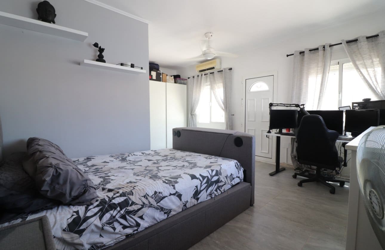 4 sovrum Villa till salu i Benijofar med pool garage - 390 000 € (Ref: 10031573)