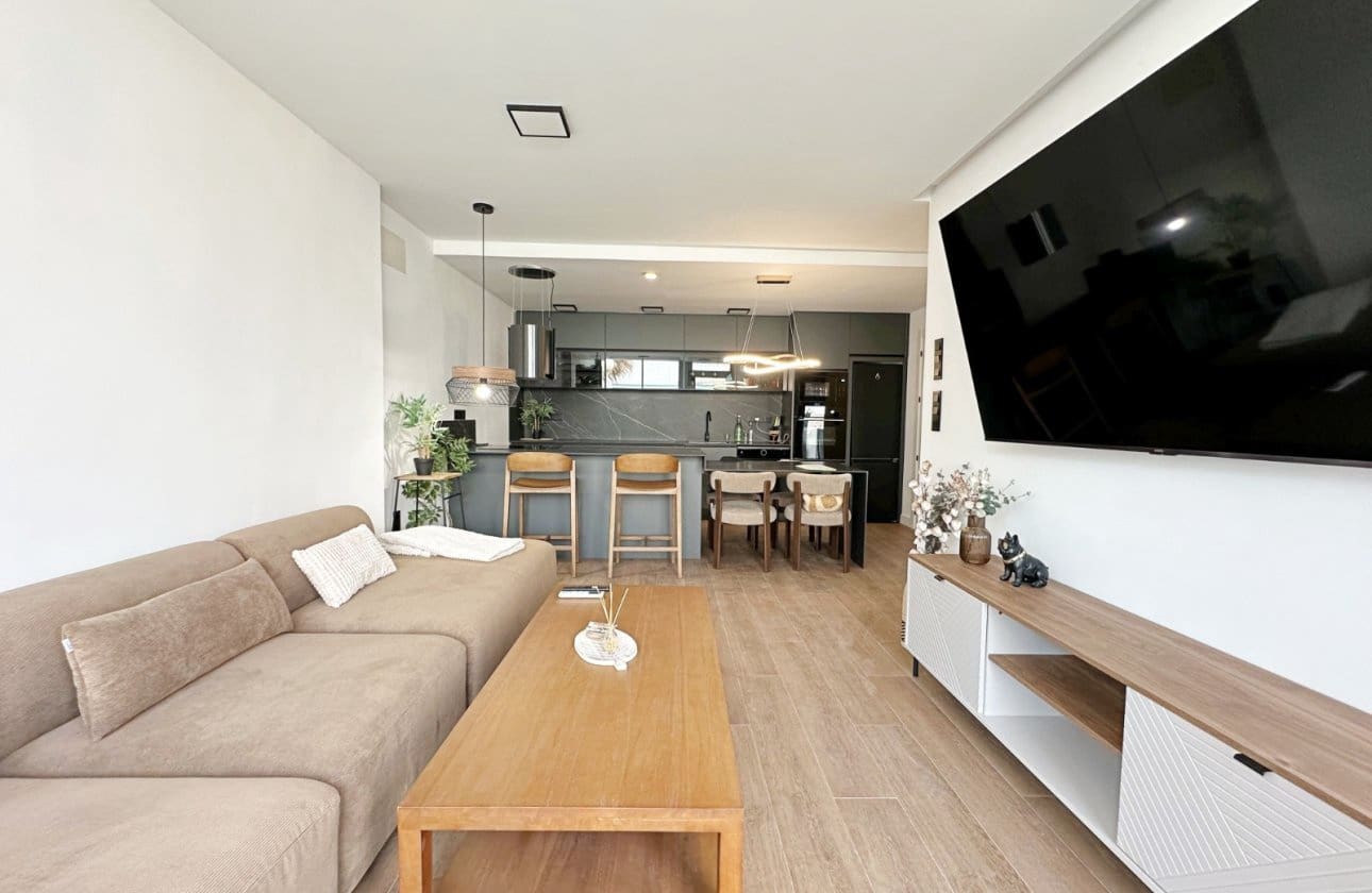 3 slaapkamer Huis te koop in Torrevieja met zwembad - € 539.000 (Ref: 10031574)