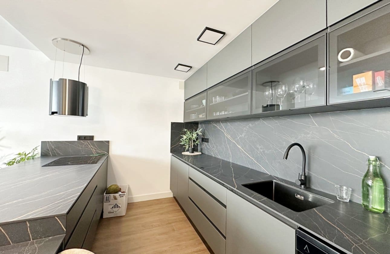 3 slaapkamer Huis te koop in Torrevieja met zwembad - € 539.000 (Ref: 10031574)