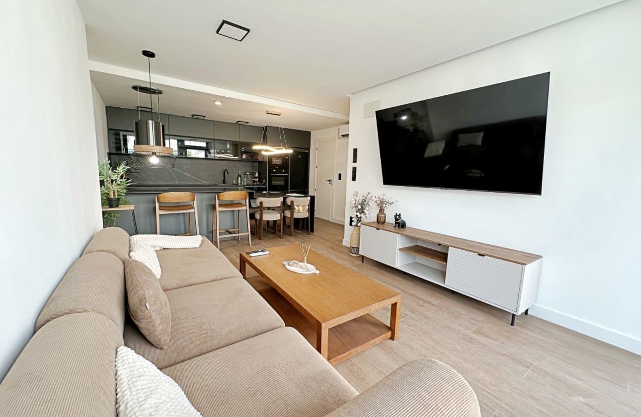 3 slaapkamer Huis te koop in Torrevieja met zwembad - € 539.000 (Ref: 10031574)