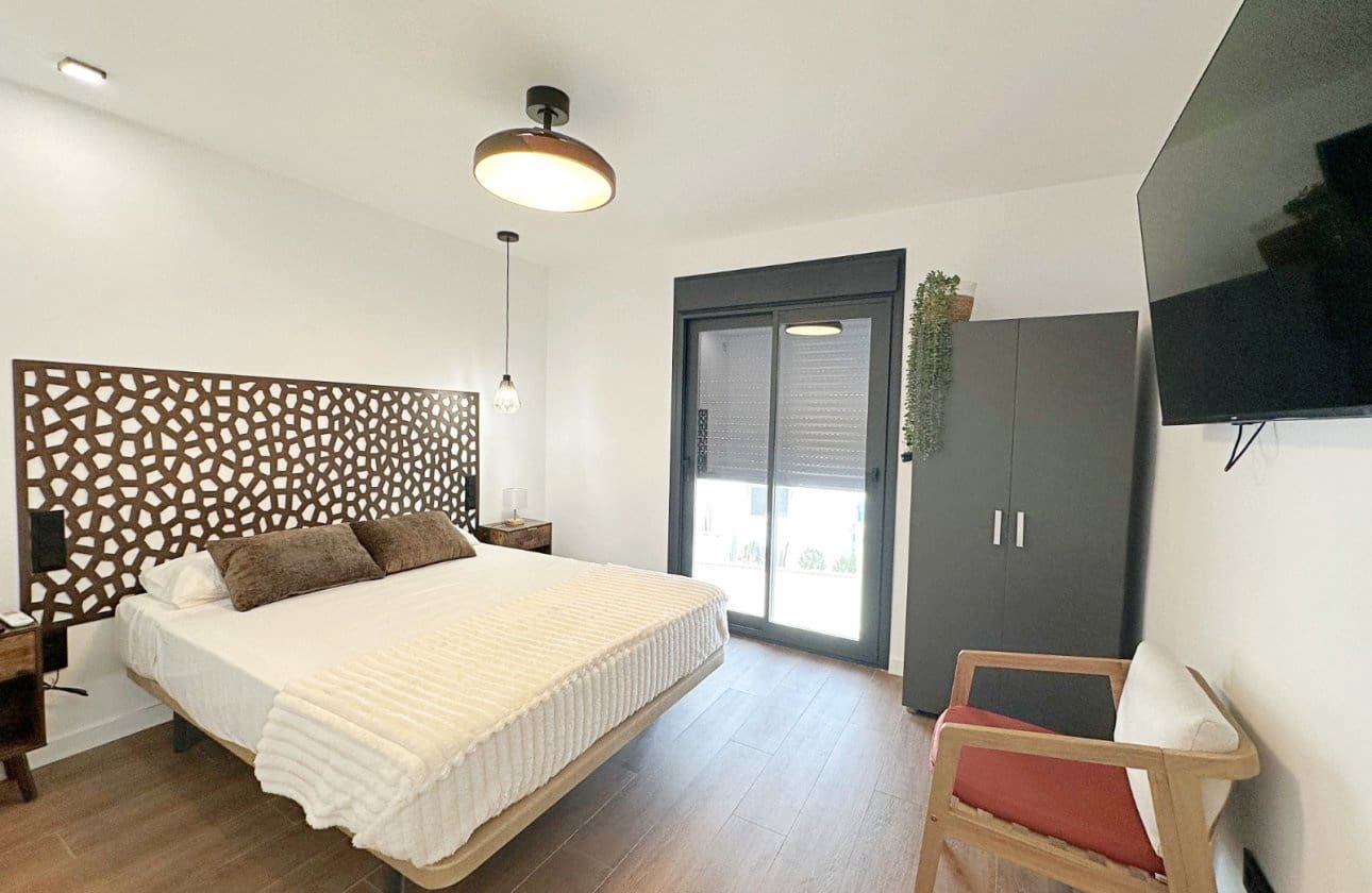3 slaapkamer Huis te koop in Torrevieja met zwembad - € 539.000 (Ref: 10031574)