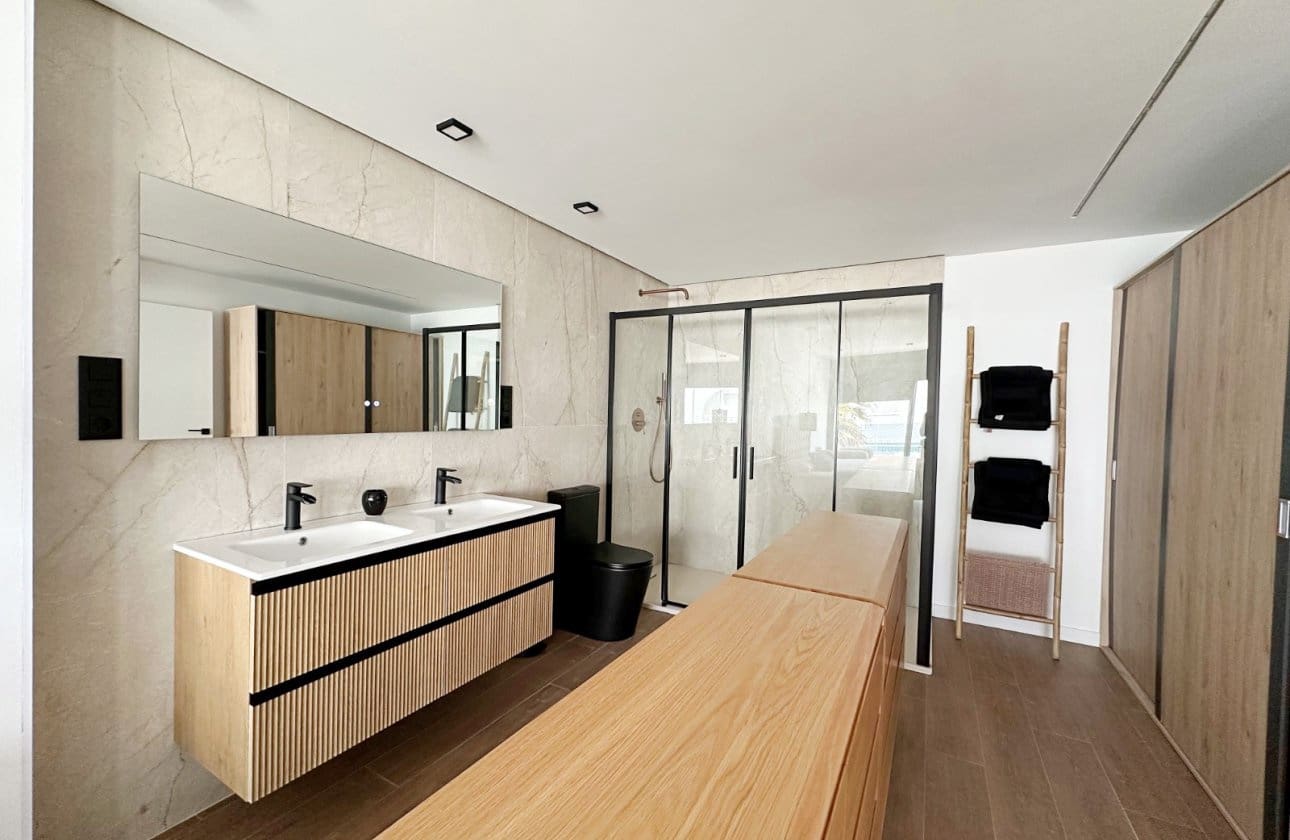 3 slaapkamer Huis te koop in Torrevieja met zwembad - € 539.000 (Ref: 10031574)