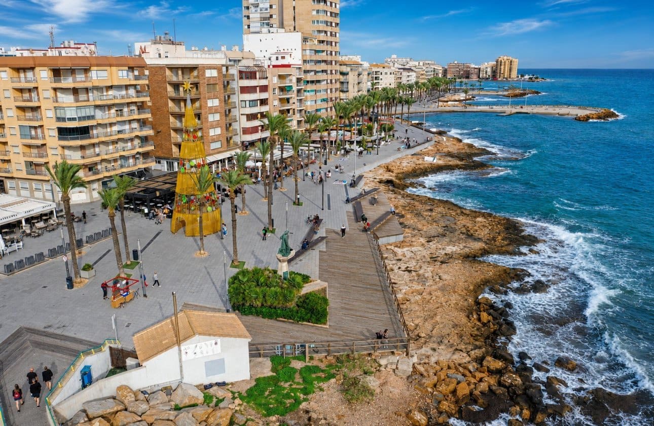 3 slaapkamer Huis te koop in Torrevieja met zwembad - € 539.000 (Ref: 10031574)