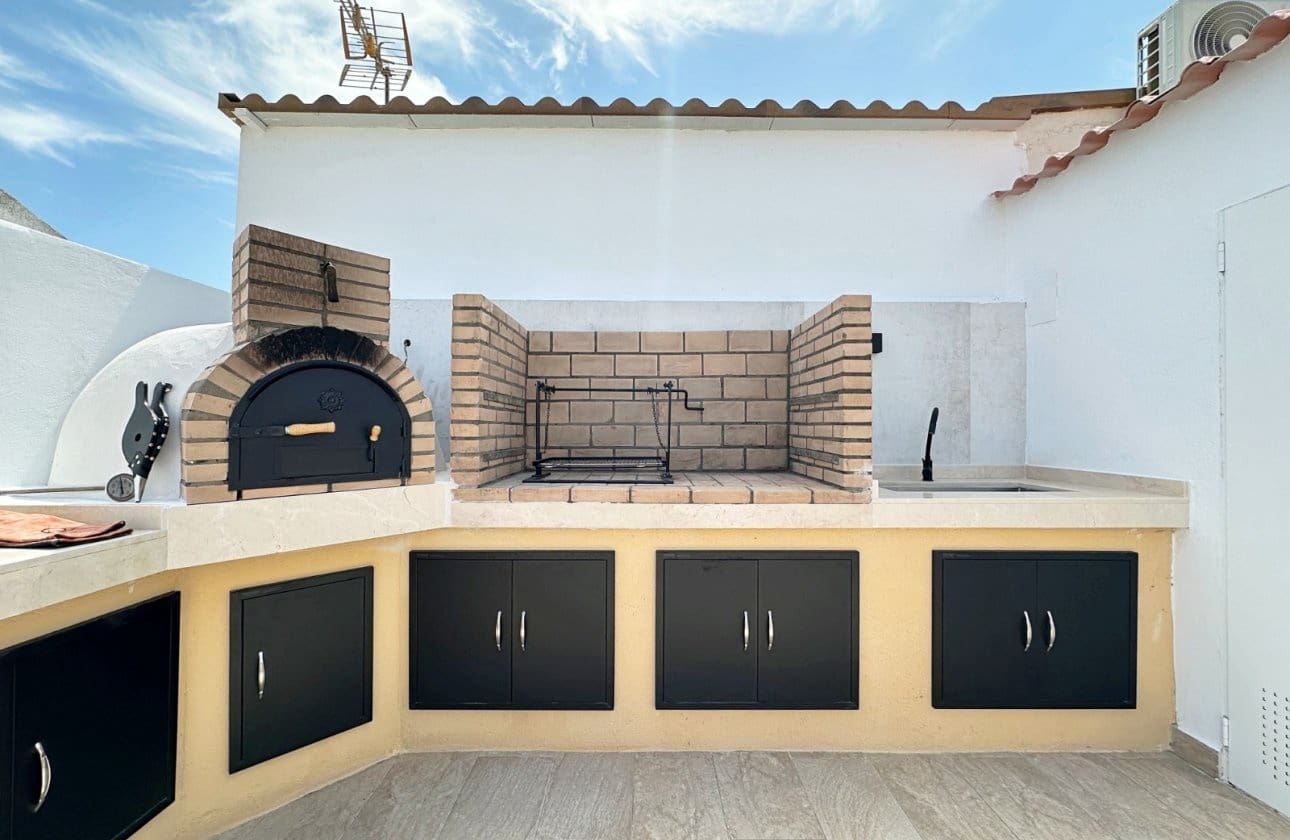 3 soverom Hus til salgs i Torrevieja med svømmebasseng - € 539 000 (Ref: 10031574)