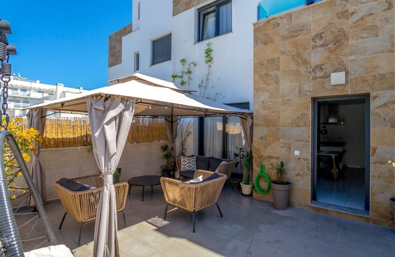 Casa de 3 habitaciones en Filipinas en venta con piscina - 325.000 € (Ref: 10031575)