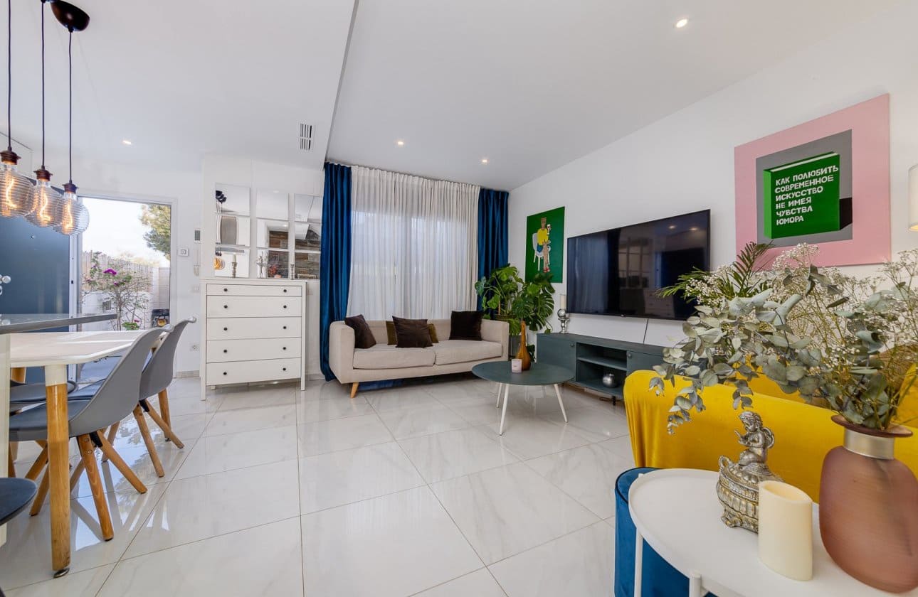 Casa de 3 habitaciones en Filipinas en venta con piscina - 325.000 € (Ref: 10031575)
