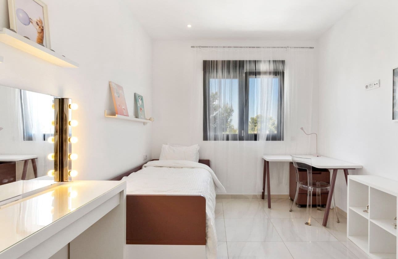 Casa de 3 habitaciones en Filipinas en venta con piscina - 325.000 € (Ref: 10031575)
