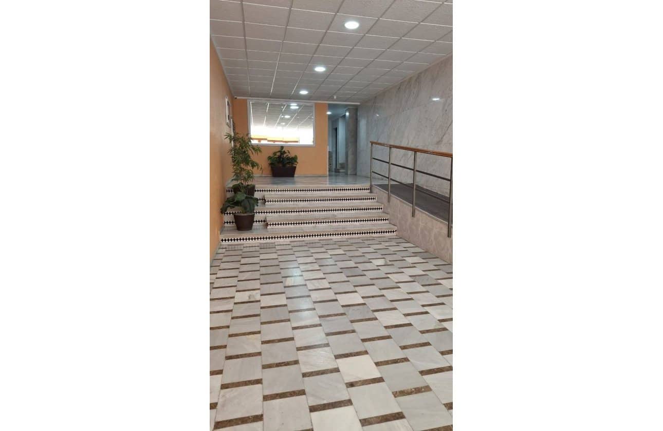 2 bedroom Beach Apartment for sale in Torrevieja - € 249,900 (Ref: 10031576)
