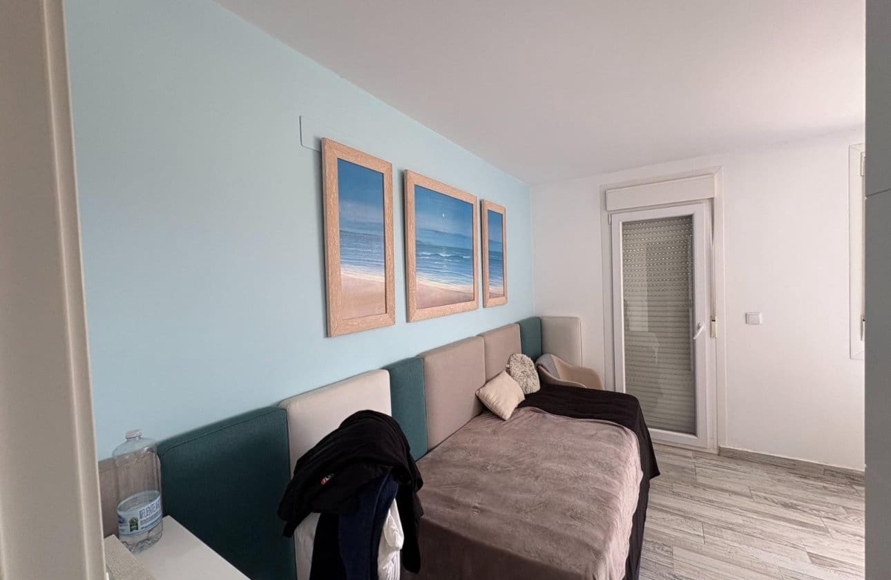 2 makuuhuone Huvila myytävänä paikassa La Siesta mukana uima-altaan 
autotalli - 465 000 € (Ref: 10043371)