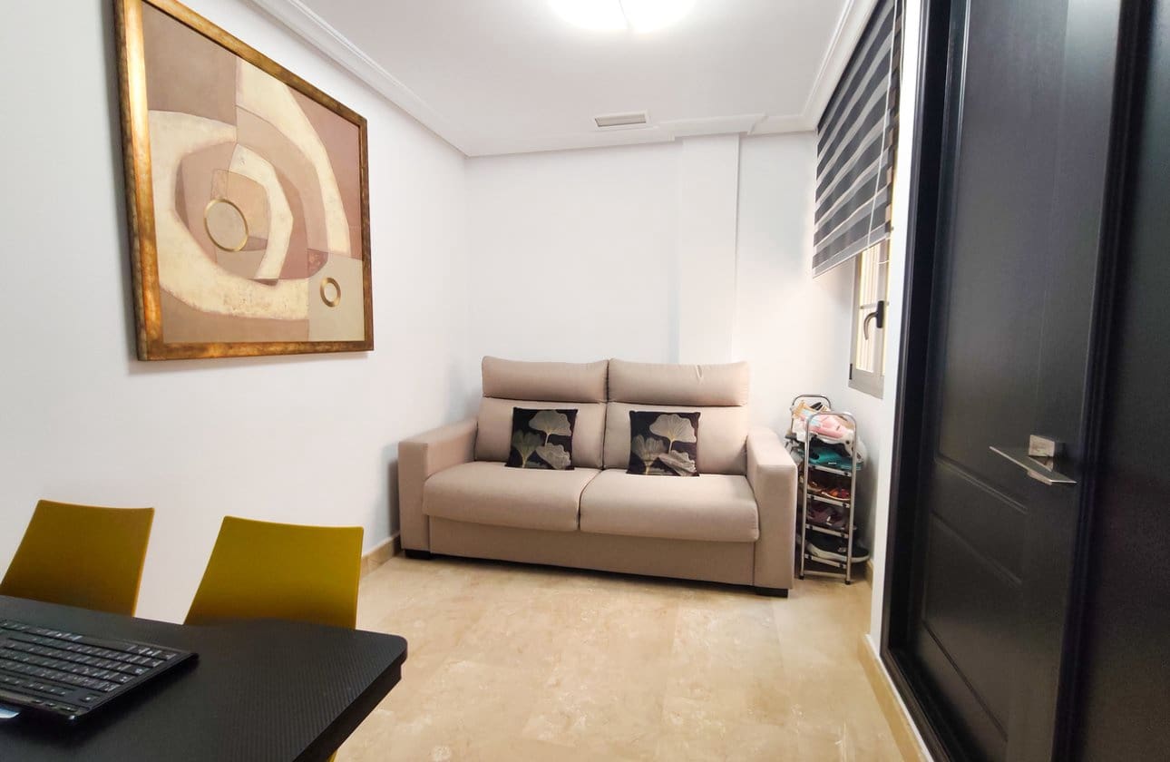 3 makuuhuone Huoneisto myytävänä paikassa Torrevieja - 239 900 € (Ref: 10043374)