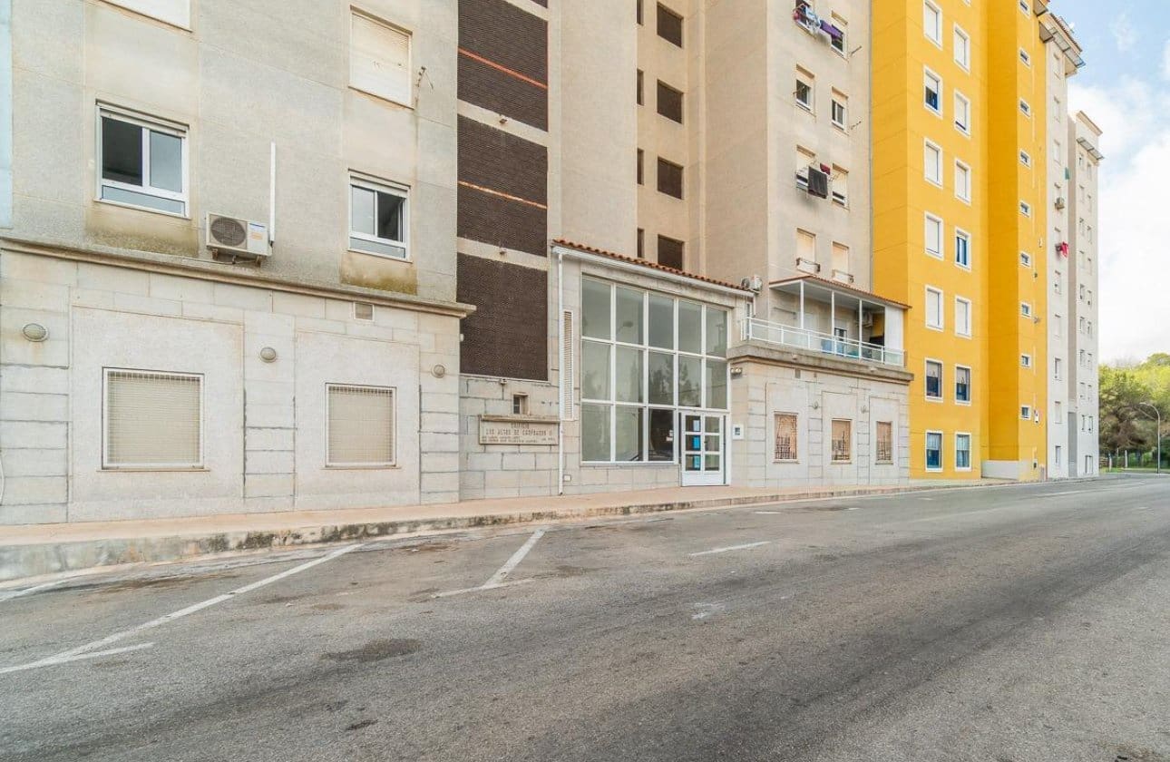 3 sypialnia Apartament na sprzedaż w Campoamor z basenem garażem - 199 999 € (Ref: 10043375)