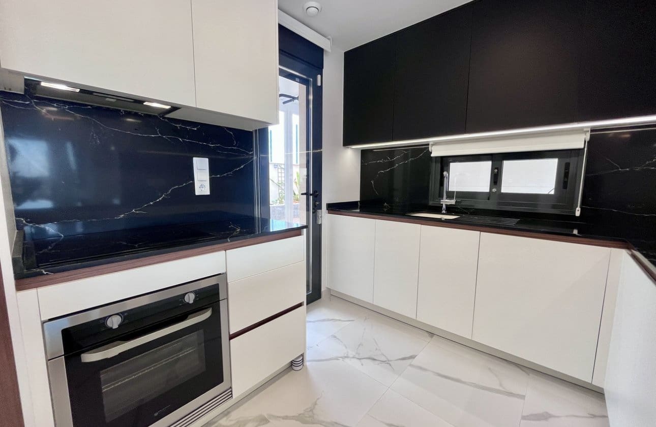 2 soverom Leilighet til salgs i San Miguel de Salinas med svømmebasseng garasje - € 329 900 (Ref: 10043376)