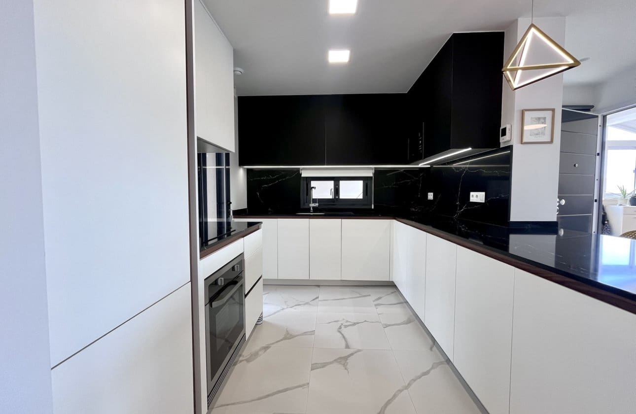 2 soverom Leilighet til salgs i San Miguel de Salinas med svømmebasseng garasje - € 329 900 (Ref: 10043376)