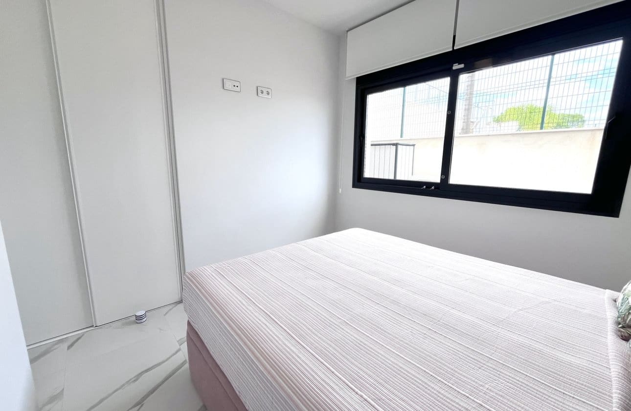2 soverom Leilighet til salgs i San Miguel de Salinas med svømmebasseng garasje - € 329 900 (Ref: 10043376)