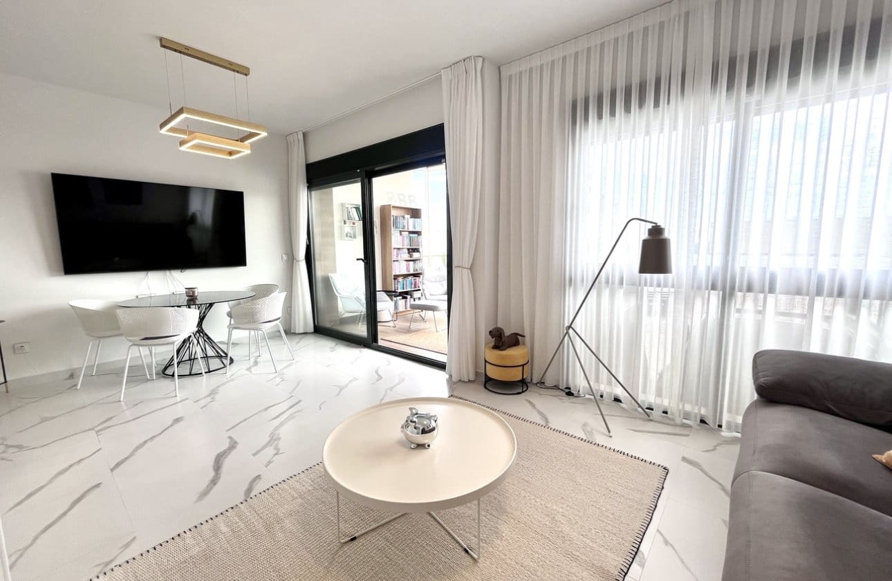 2 soverom Leilighet til salgs i San Miguel de Salinas med svømmebasseng garasje - € 329 900 (Ref: 10043376)
