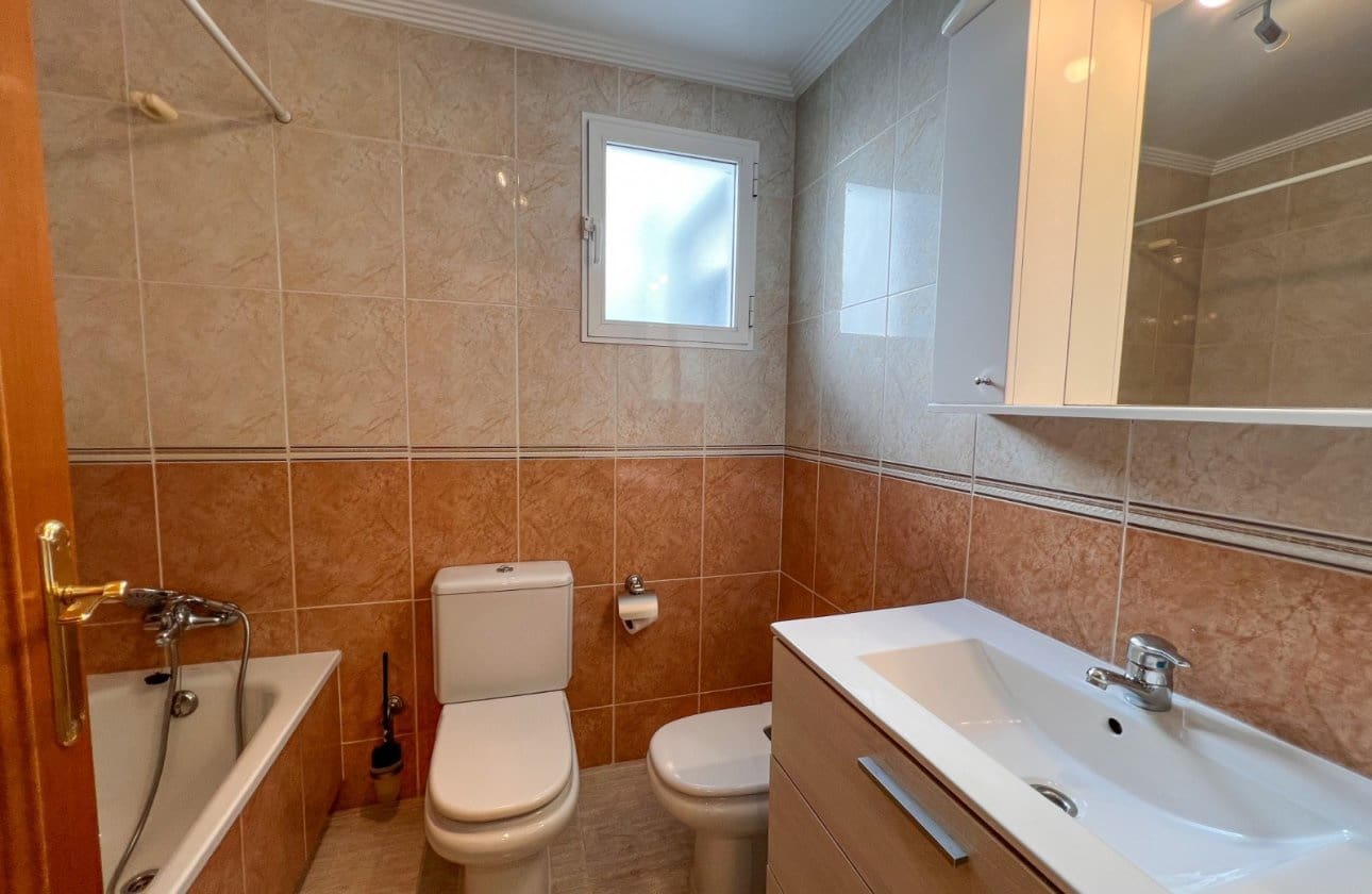 3 makuuhuone Kattohuoneisto myytävänä paikassa Torrevieja mukana 
autotalli - 265 000 € (Ref: 10043377)