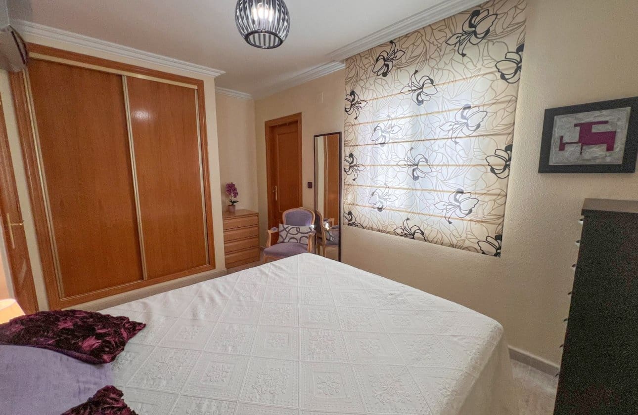 3 makuuhuone Kattohuoneisto myytävänä paikassa Torrevieja mukana 
autotalli - 265 000 € (Ref: 10043377)