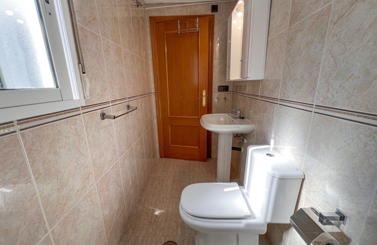 3 makuuhuone Kattohuoneisto myytävänä paikassa Torrevieja mukana 
autotalli - 265 000 € (Ref: 10043377)