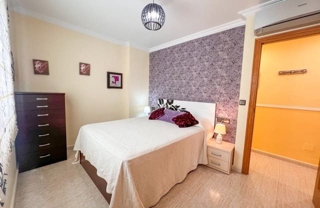 3 makuuhuone Kattohuoneisto myytävänä paikassa Puerto Deportivo, Torrevieja mukana 
autotalli - 265 000 € (Ref: 10043377)