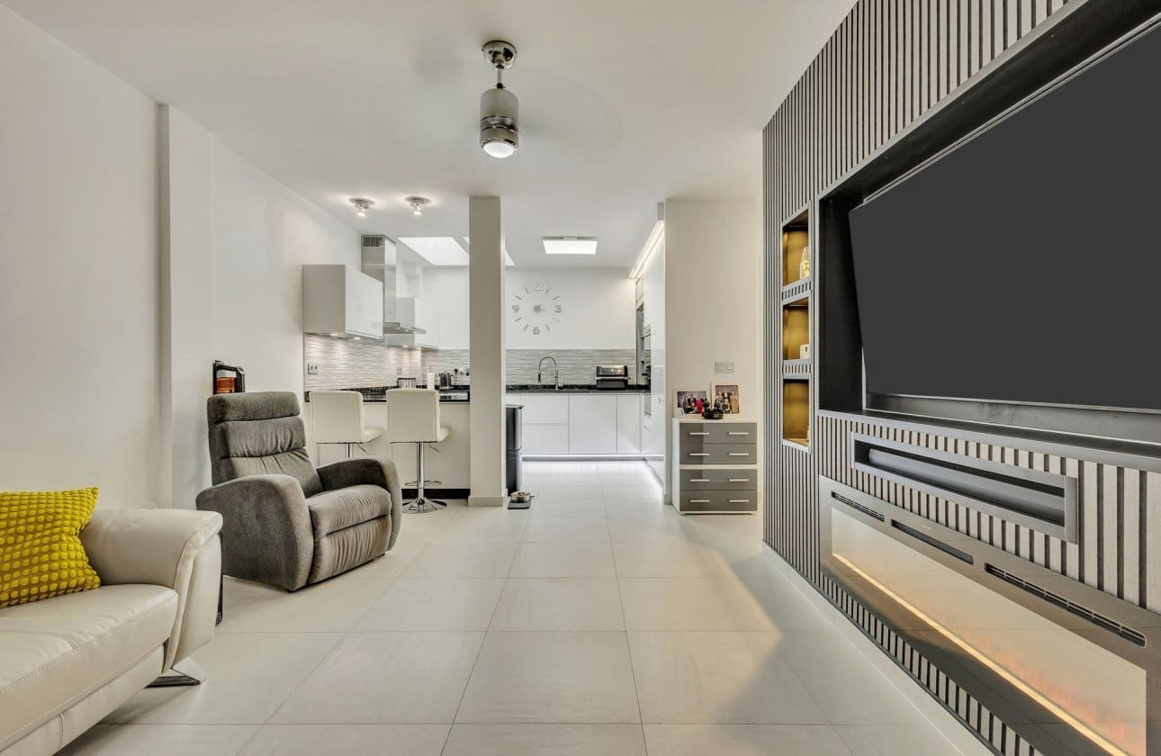Apartamento de 2 habitaciones en Cabo Roig en venta con piscina garaje - 230.000 € (Ref: 10043378)