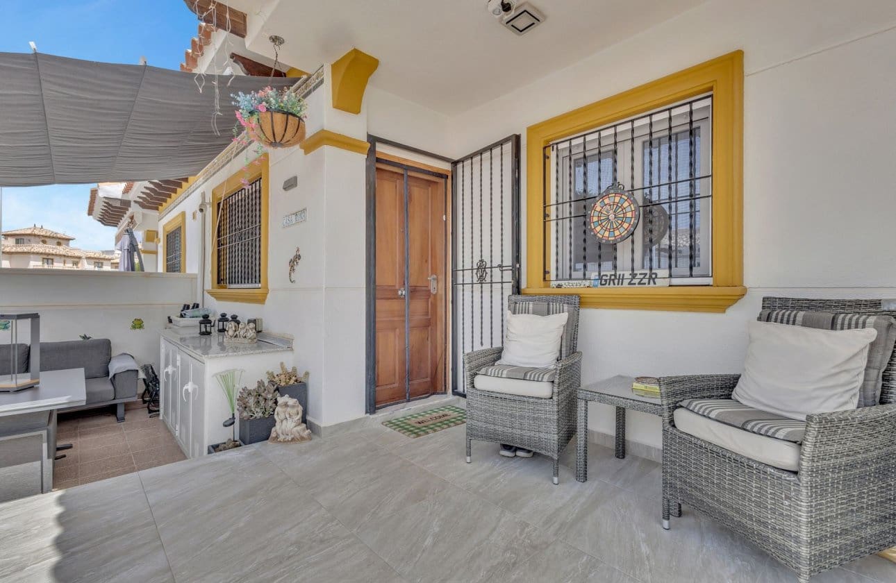 Apartamento de 2 habitaciones en Cabo Roig en venta con piscina garaje - 230.000 € (Ref: 10043378)