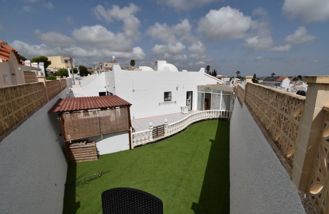 2 bedroom Bungalow for sale in Villamartin - € 209,950 (Ref: 10054822)