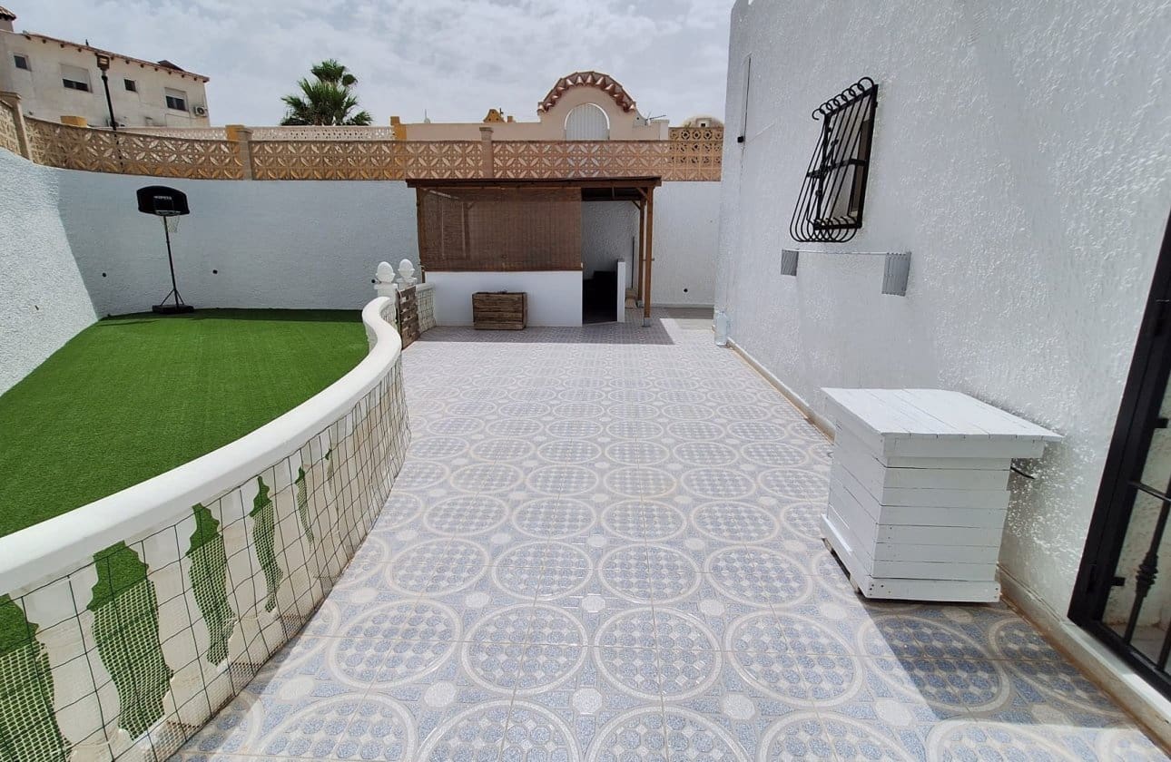 2 bedroom Bungalow for sale in Villamartin - € 209,950 (Ref: 10054822)