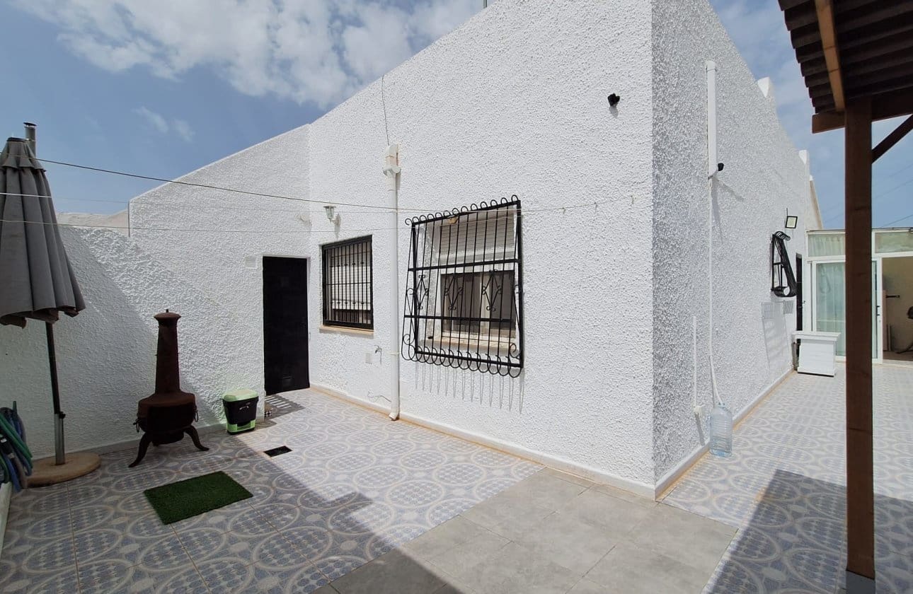 2 bedroom Bungalow for sale in Villamartin - € 209,950 (Ref: 10054822)