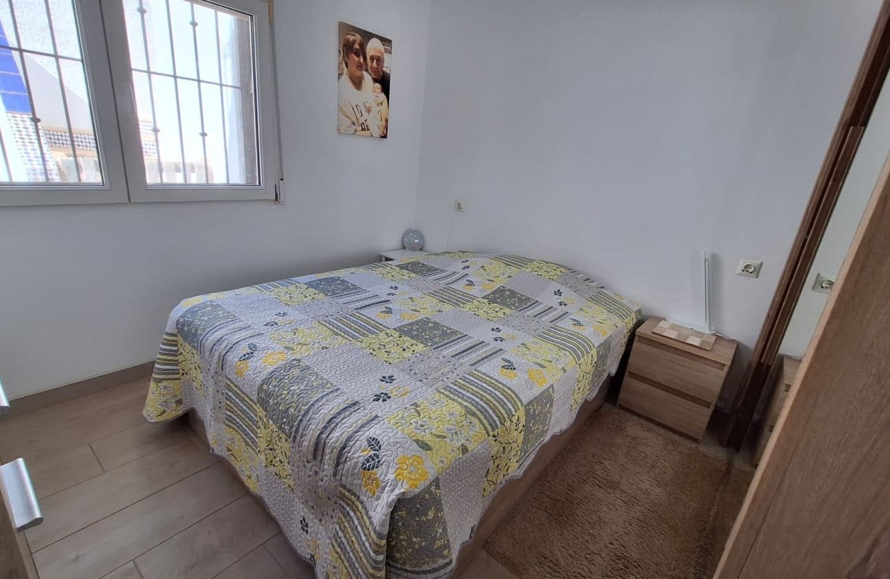 2 bedroom Bungalow for sale in Villamartin - € 209,950 (Ref: 10054822)