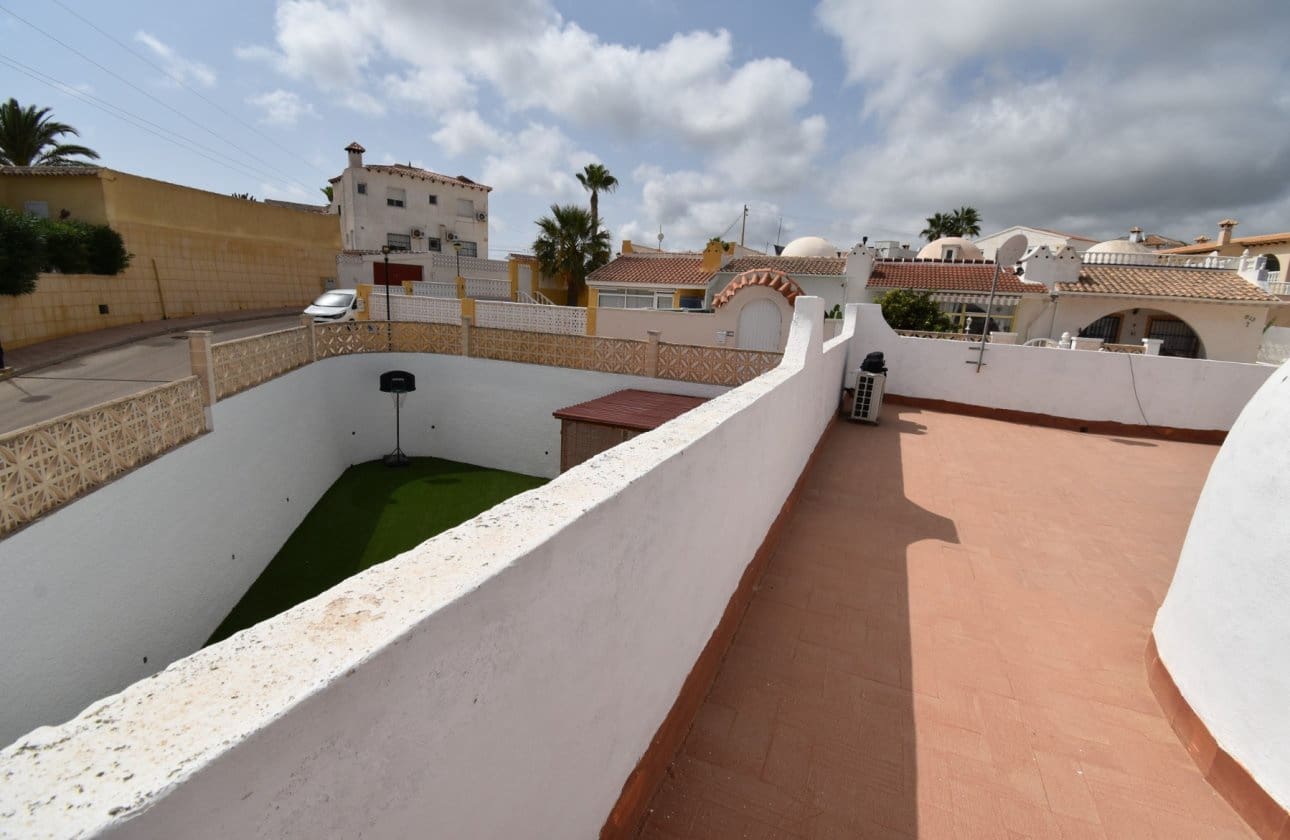 2 bedroom Bungalow for sale in Villamartin - € 209,950 (Ref: 10054822)