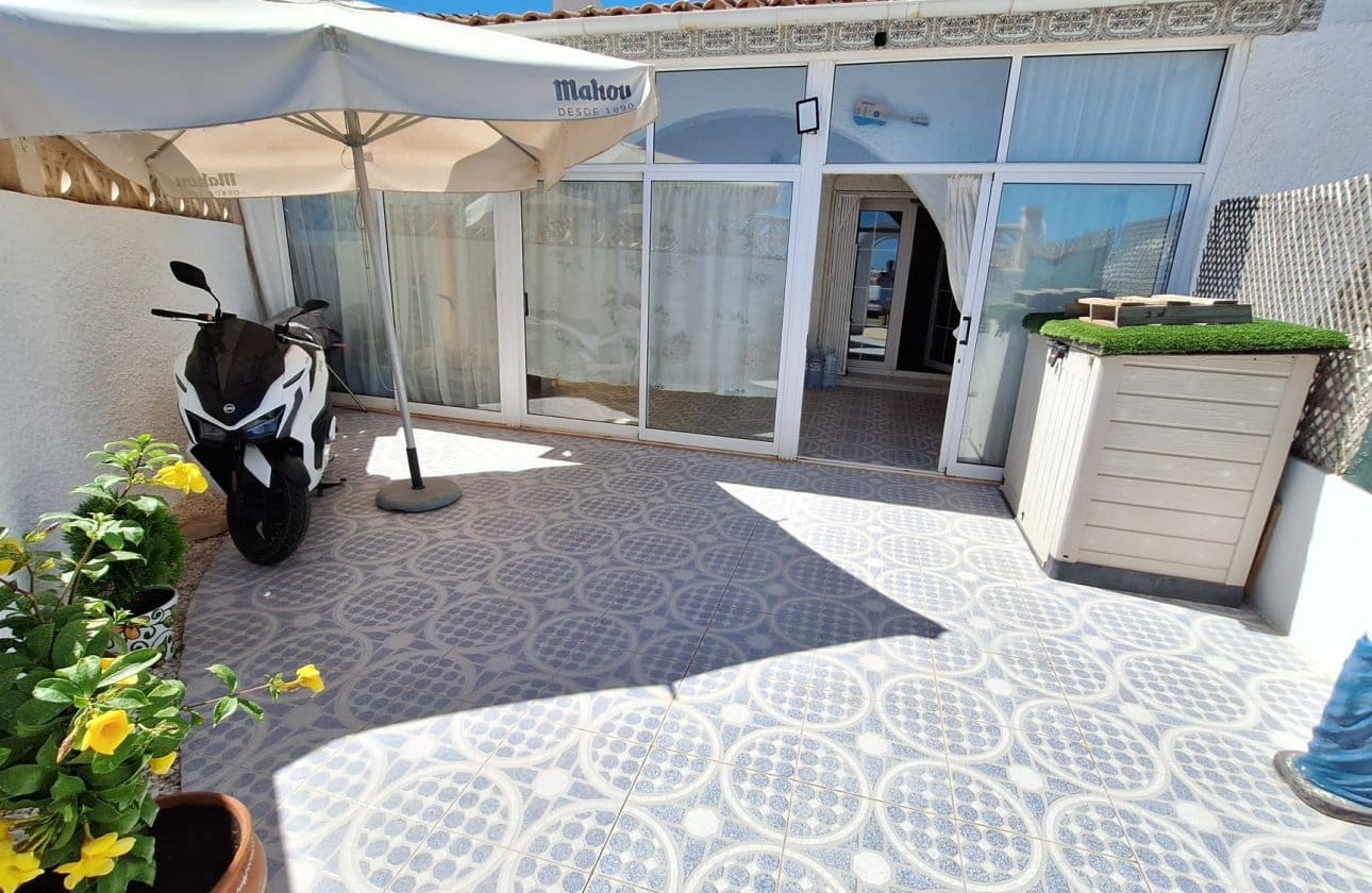 2 bedroom Bungalow for sale in Villamartin - € 209,950 (Ref: 10054822)