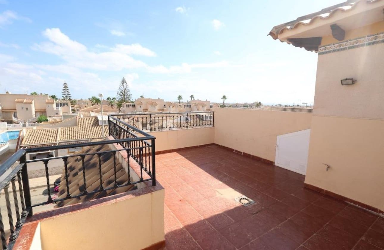 2 bedroom Townhouse for sale in Playa Flamenca with pool garage - € 240,000 (Ref: 10075565)