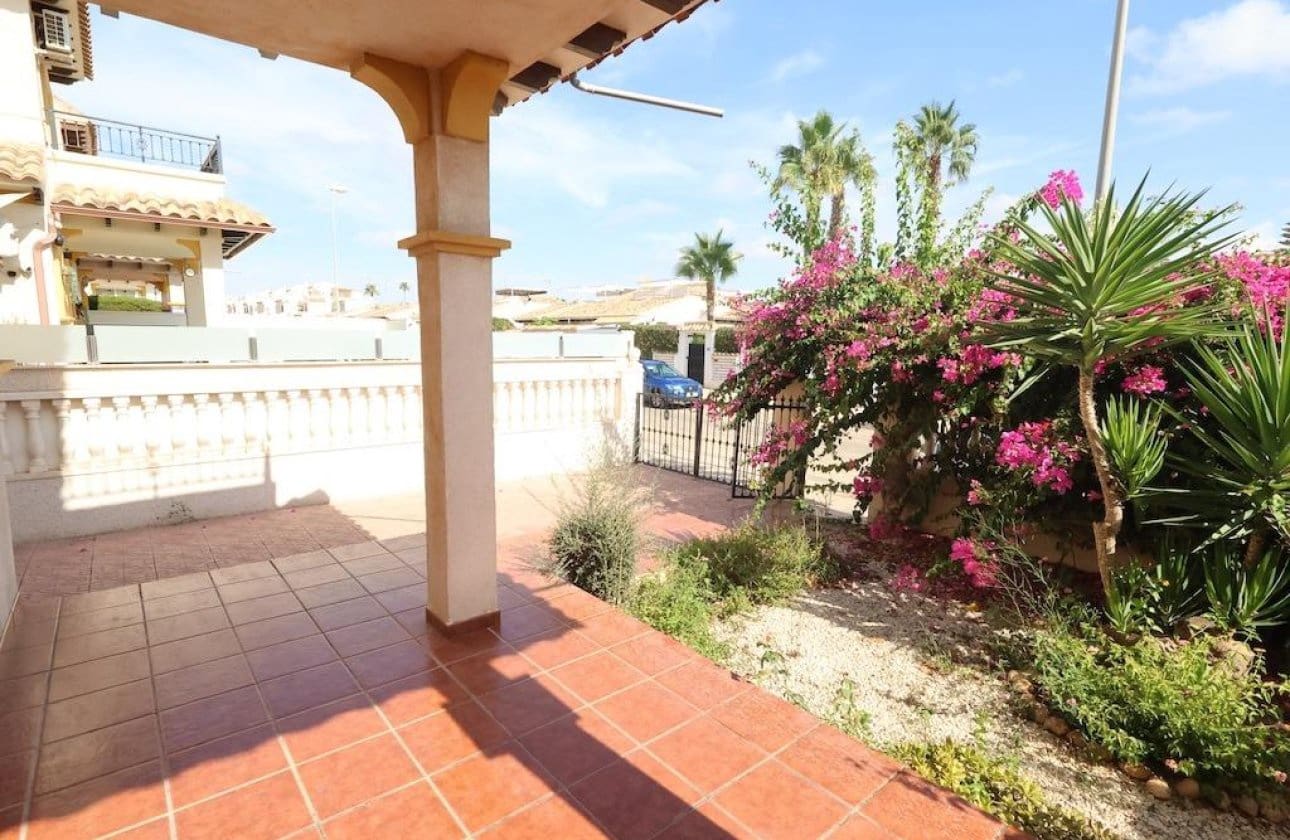 2 bedroom Townhouse for sale in Playa Flamenca with pool garage - € 240,000 (Ref: 10075565)