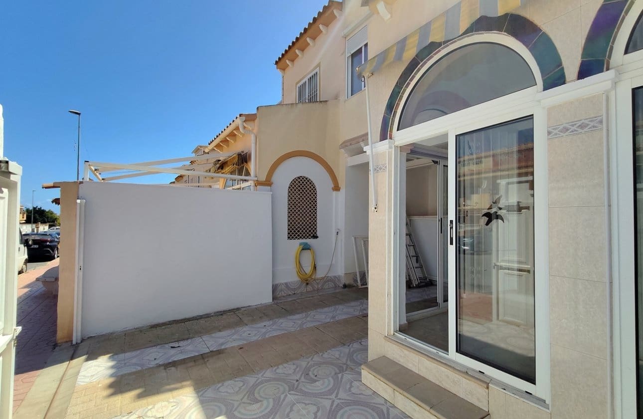 2 bedroom Townhouse for sale in Playa Flamenca with pool garage - € 229,900 (Ref: 10075566)