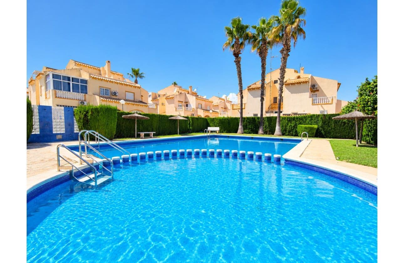 2 bedroom Townhouse for sale in Playa Flamenca with pool garage - € 229,900 (Ref: 10075566)