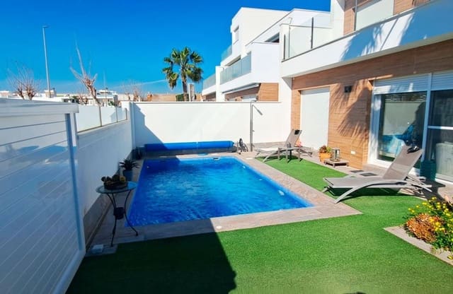 3 bedroom Villa for sale in Pilar de la Horadada ciudad, Pilar de la Horadada with pool - € 450,000 (Ref: 10075567)