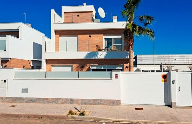 3 bedroom Villa for sale in Pilar de la Horadada ciudad, Pilar de la Horadada with pool - € 450,000 (Ref: 10075567)