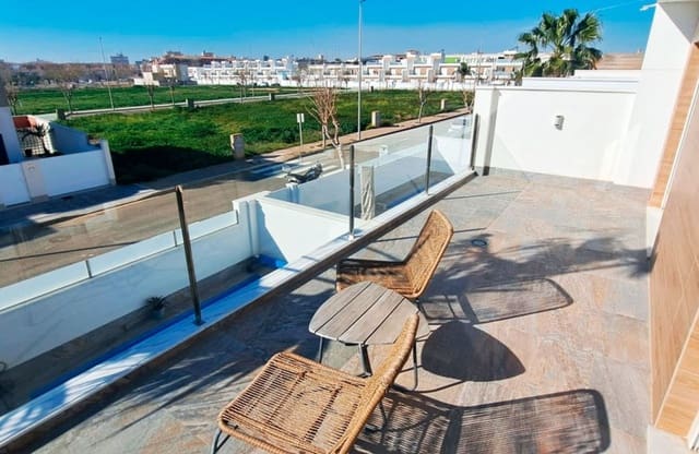 3 bedroom Villa for sale in Pilar de la Horadada ciudad, Pilar de la Horadada with pool - € 450,000 (Ref: 10075567)