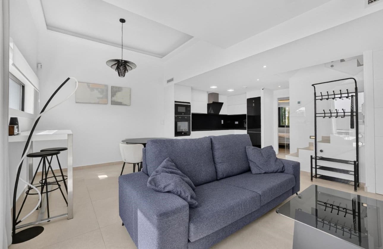 3 soverom Villa til salgs i Guardamar del Segura med svømmebasseng garasje - € 450 000 (Ref: 10089998)