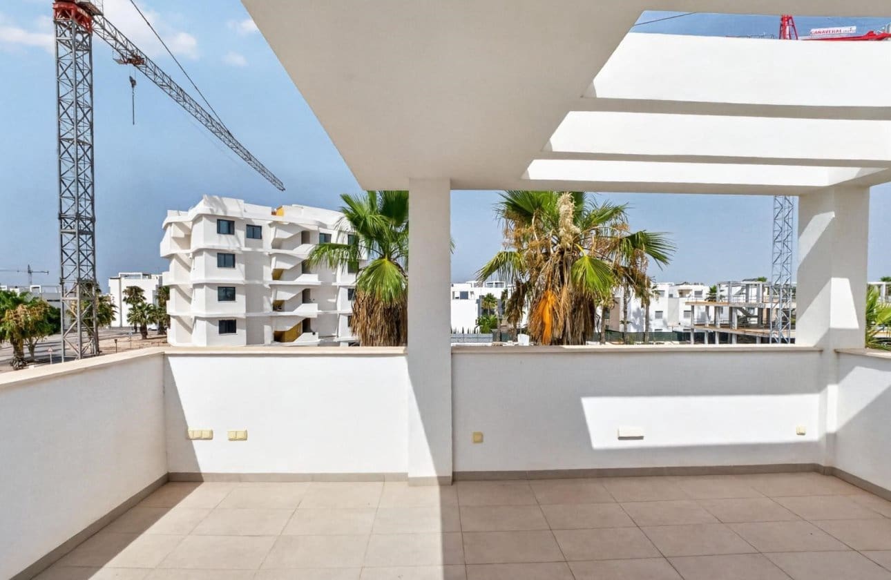 3 soverom Villa til salgs i Guardamar del Segura med svømmebasseng garasje - € 450 000 (Ref: 10089998)