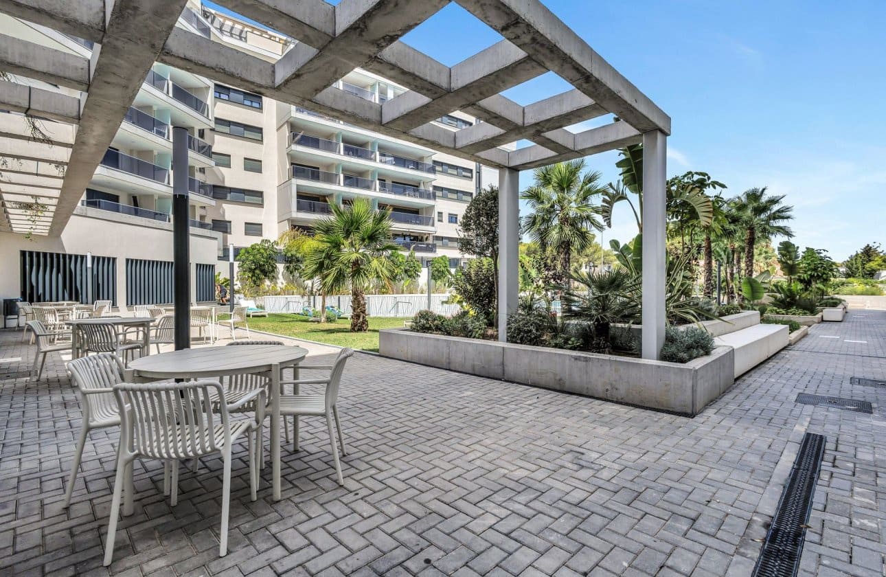 2 sypialnia Apartament na sprzedaż w Campoamor z basenem garażem - 320 000 € (Ref: 10089999)