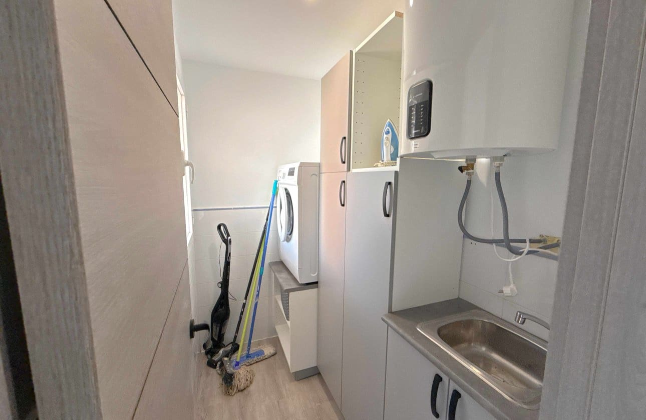2 Zimmer Apartment zu verkaufen in Cabo Roig mit Pool - 249.950 € (Ref: 10090001)