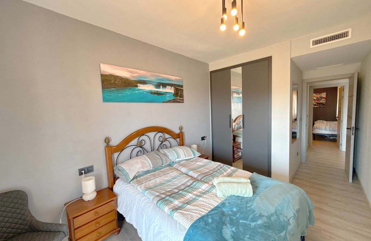 2 Zimmer Apartment zu verkaufen in Cabo Roig mit Pool - 249.950 € (Ref: 10090001)