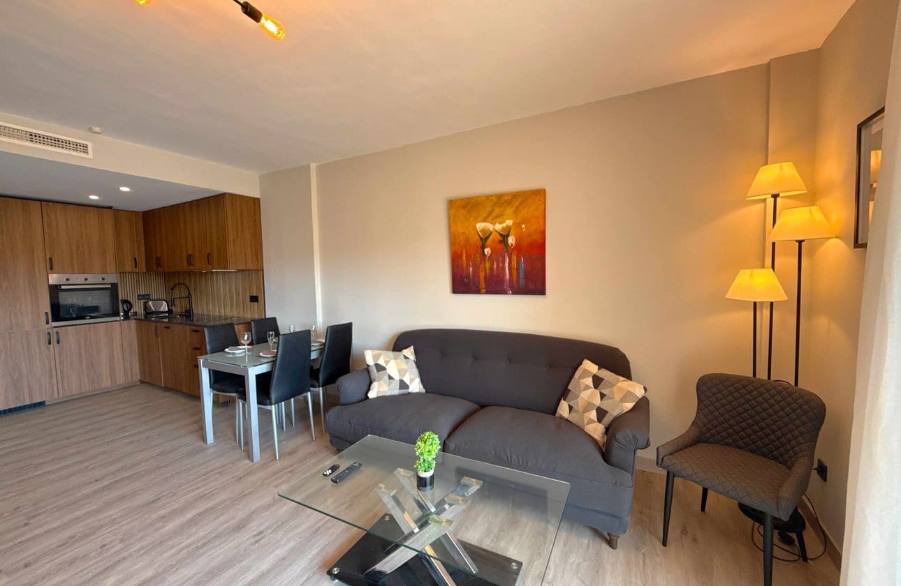 2 Zimmer Apartment zu verkaufen in Cabo Roig mit Pool - 249.950 € (Ref: 10090001)