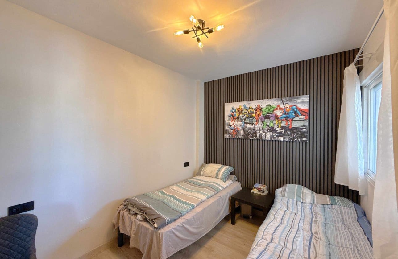 2 Zimmer Apartment zu verkaufen in Cabo Roig mit Pool - 249.950 € (Ref: 10090001)