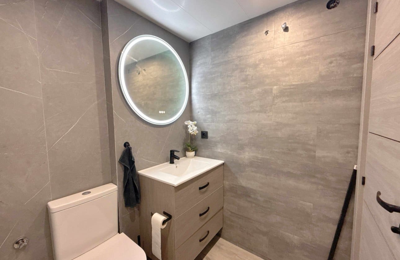 2 Zimmer Apartment zu verkaufen in Cabo Roig mit Pool - 249.950 € (Ref: 10090001)